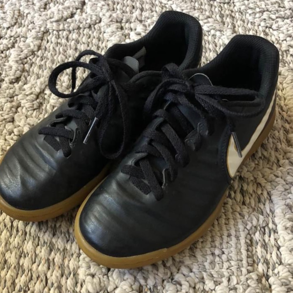 Girls Size 1 Nike Athletic Shoes